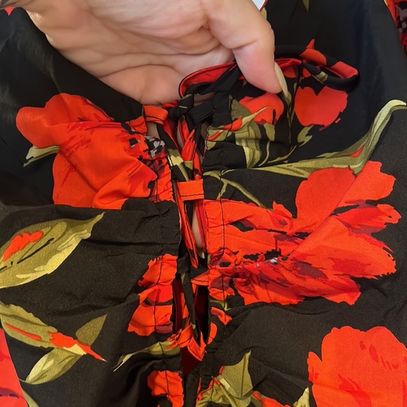 ✨Worn Once✨ Rouched Puff Sleeve Floral Dress - Picture 3 of 8